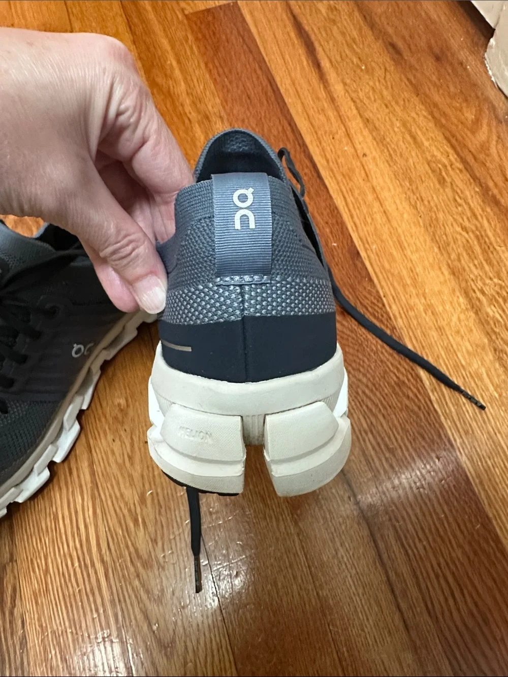 On Running Women’s Blue/ Gray Athletic Sneakers size‎ 8